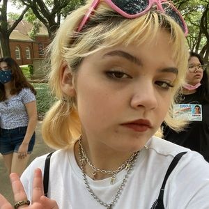 Meet your Posher, Naomi